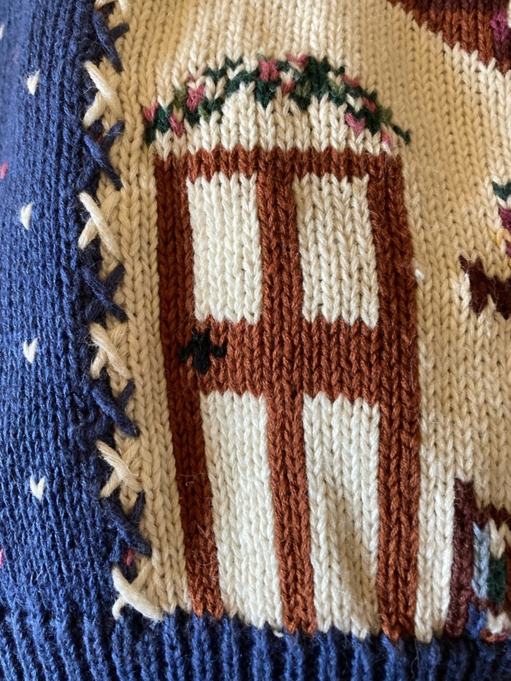 Vintage Woolrich Embroidered Sweater - XL - Picture 6 of 16
